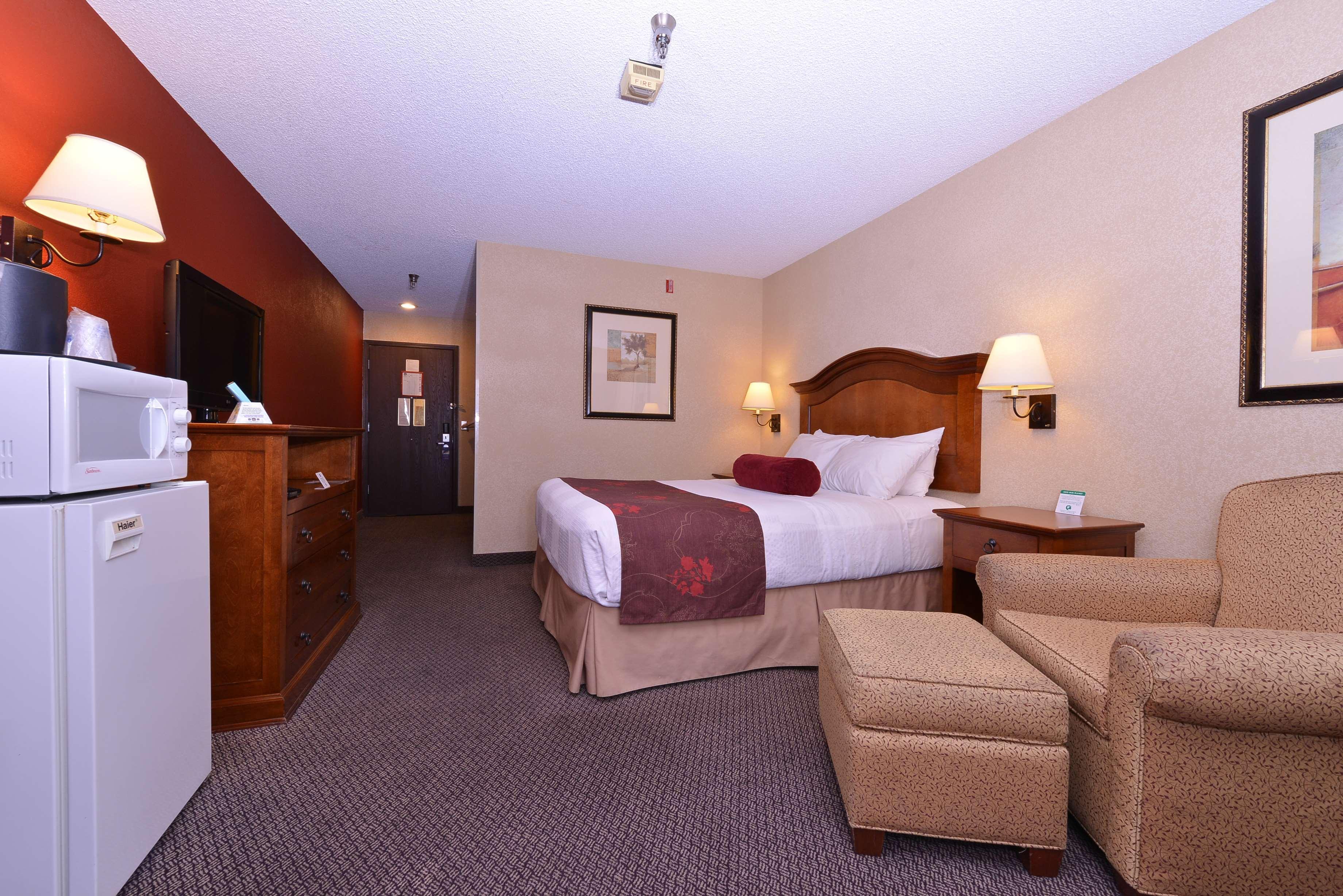 Best Western Plus Rama Inn Redmond Esterno foto