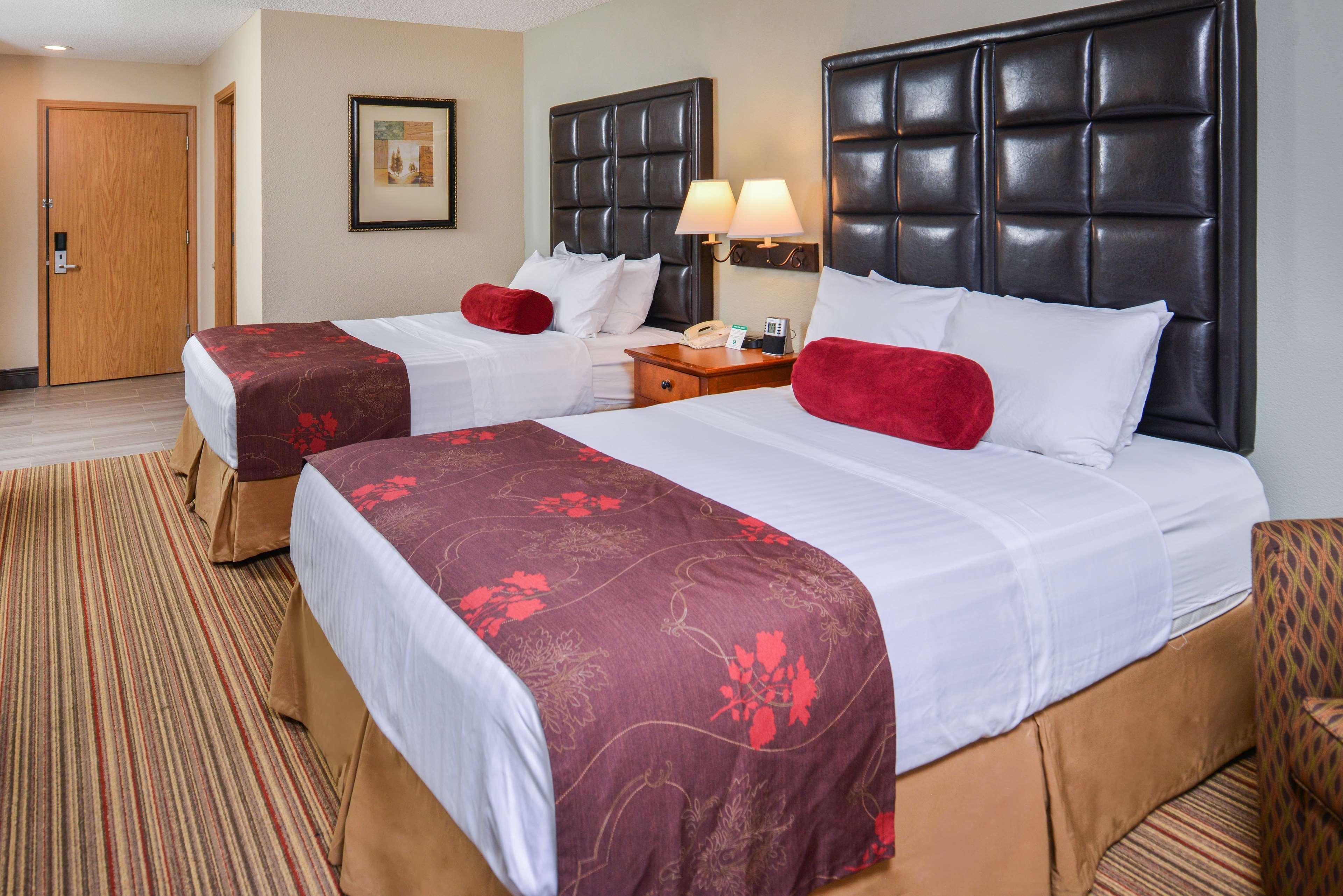 Best Western Plus Rama Inn Redmond Esterno foto