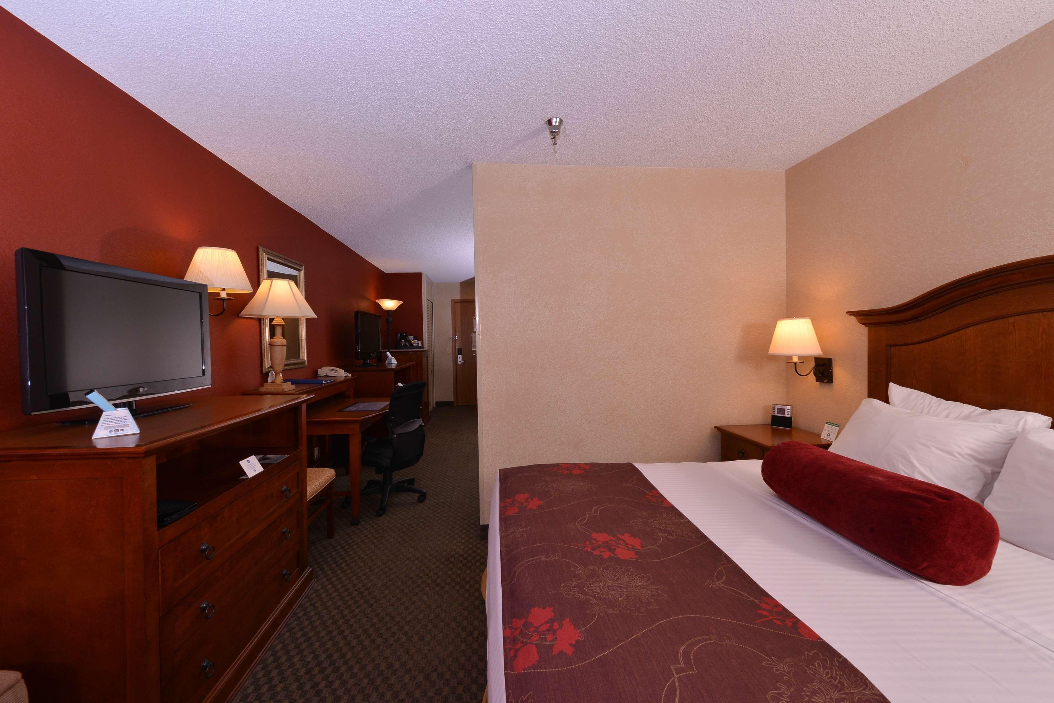 Best Western Plus Rama Inn Redmond Esterno foto
