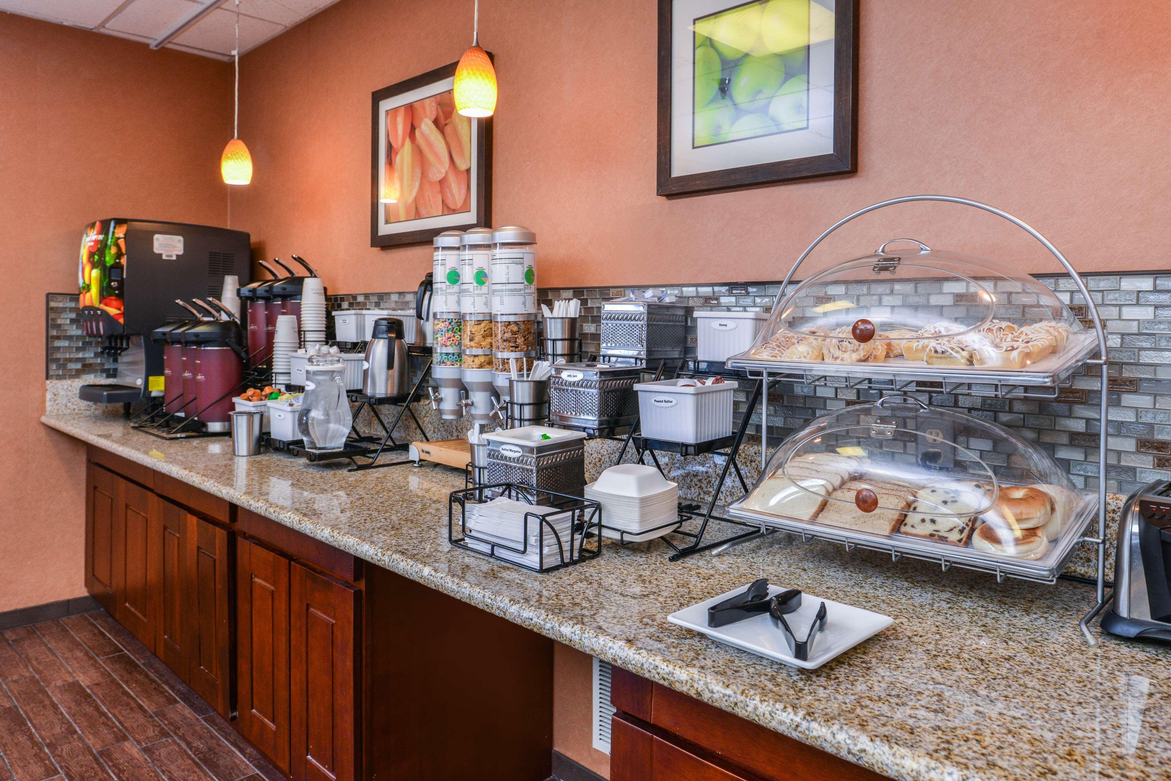 Best Western Plus Rama Inn Redmond Esterno foto