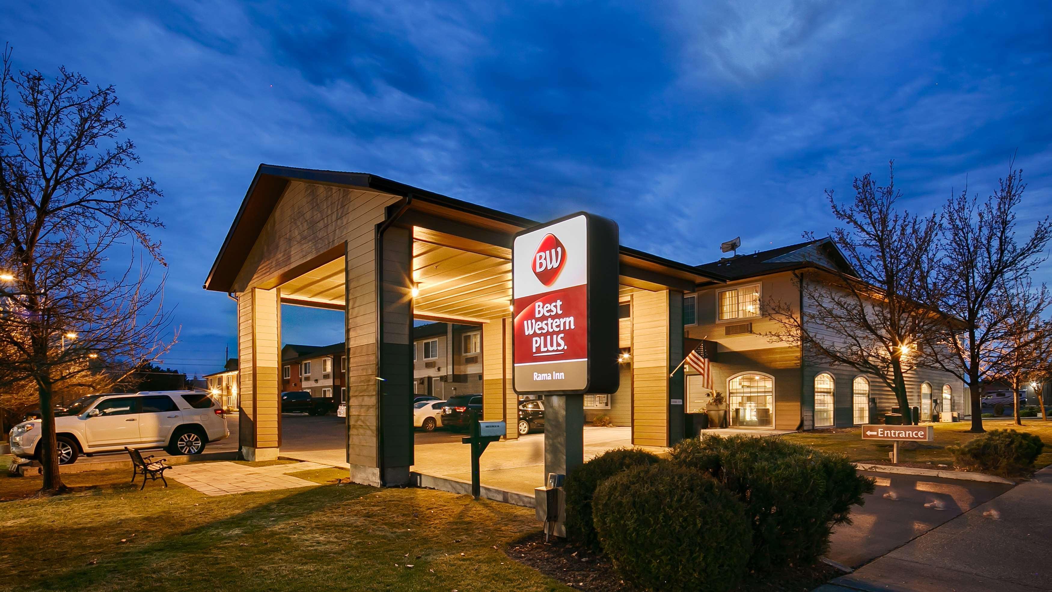 Best Western Plus Rama Inn Redmond Esterno foto
