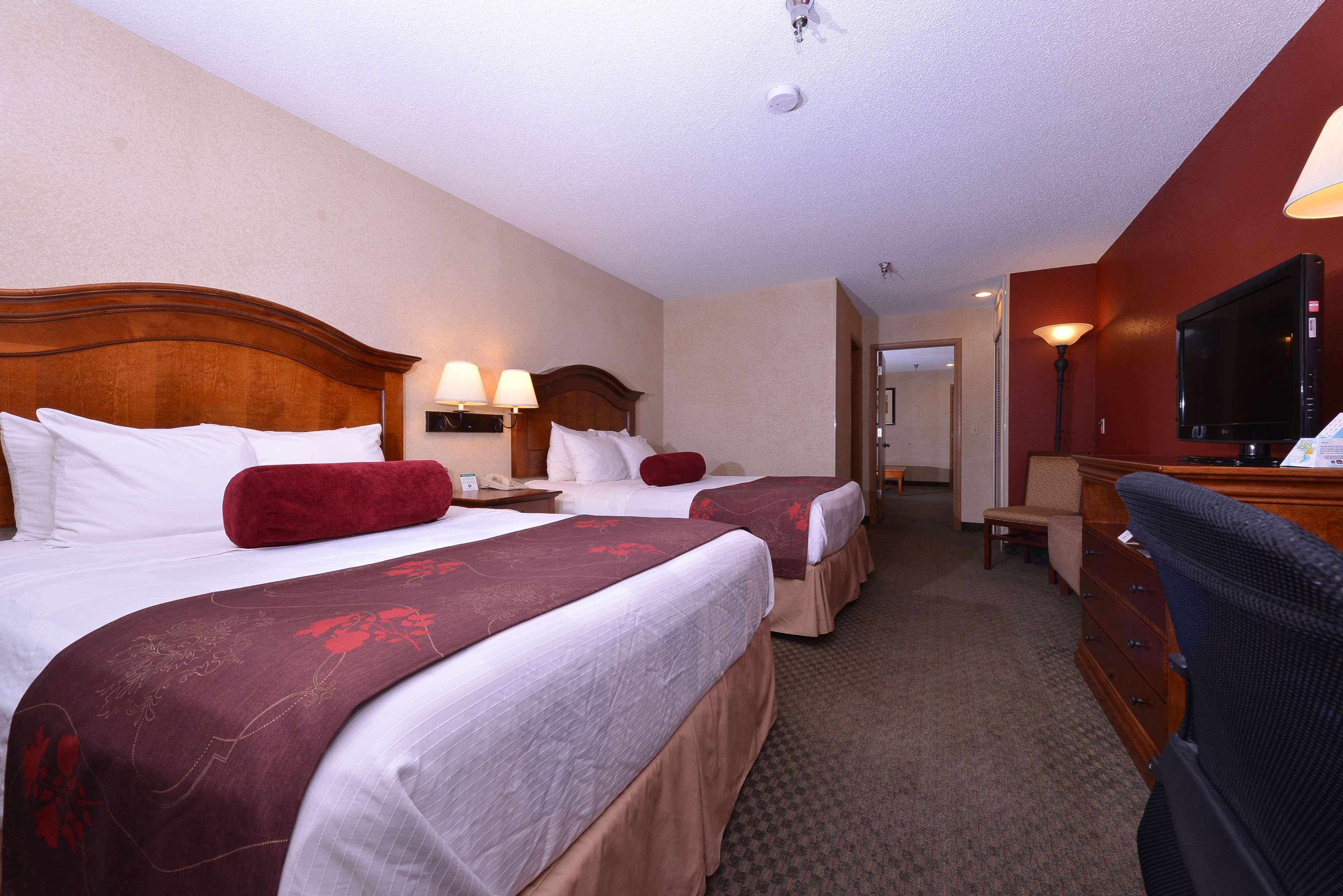 Best Western Plus Rama Inn Redmond Esterno foto