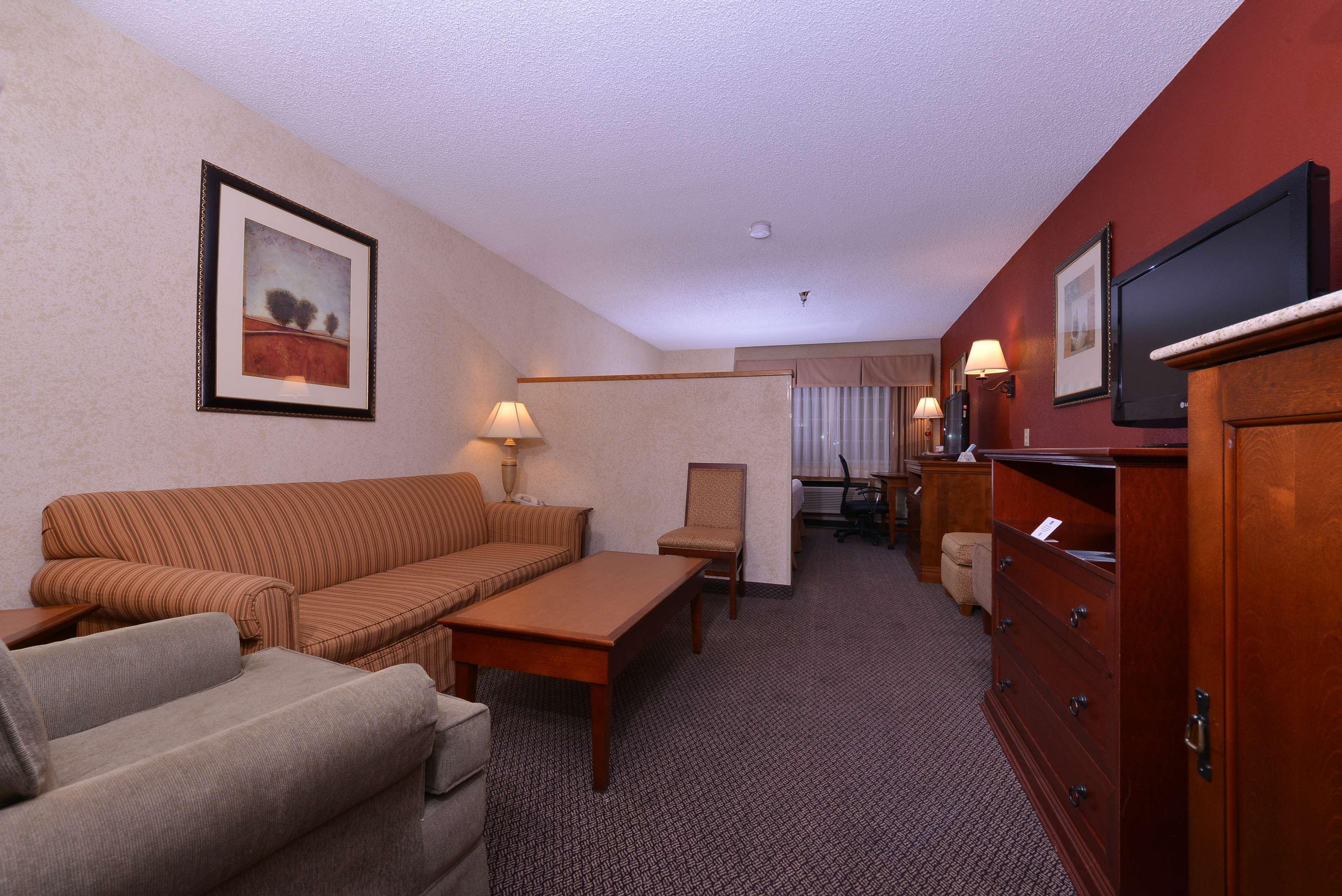 Best Western Plus Rama Inn Redmond Esterno foto