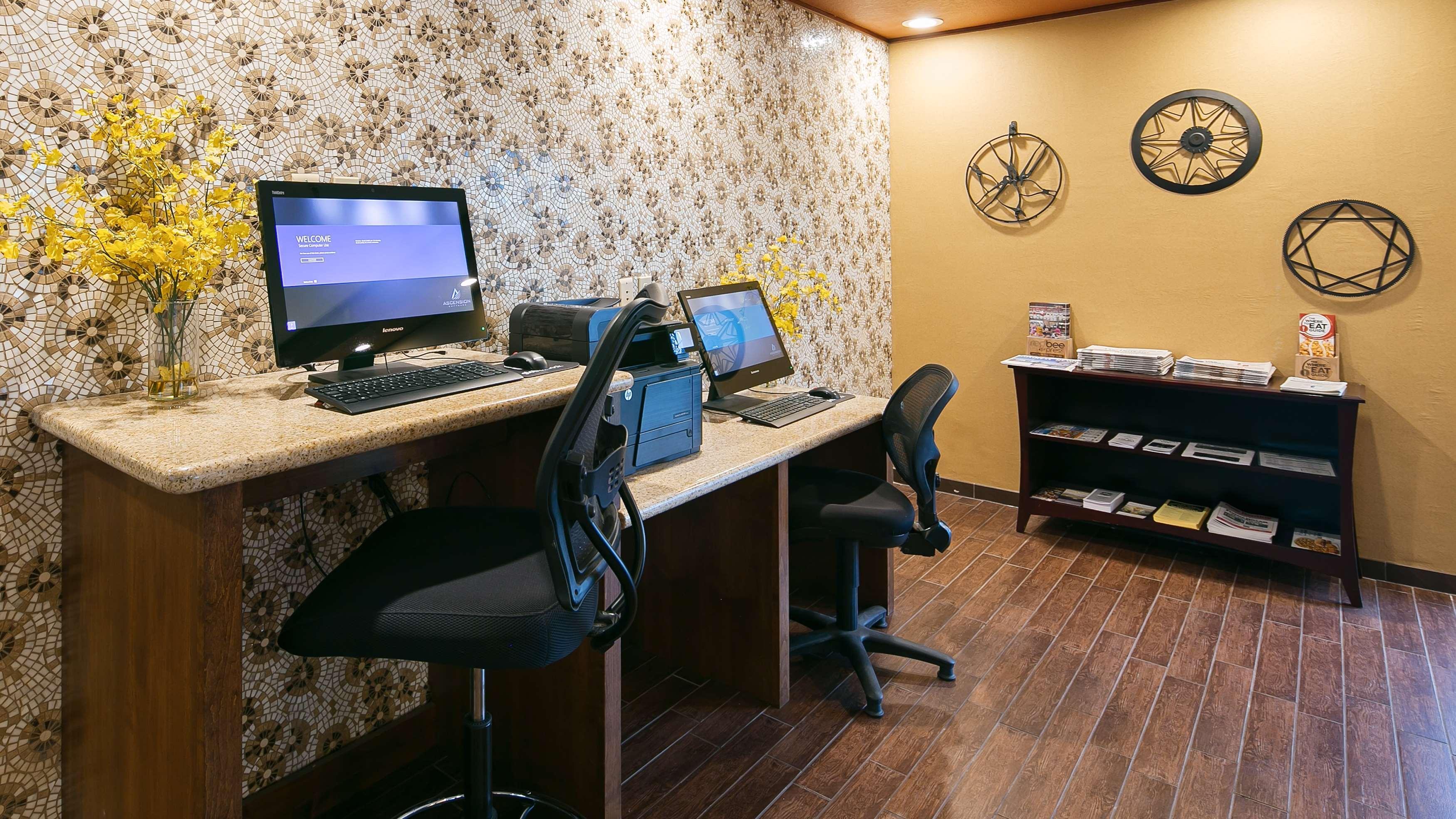 Best Western Plus Rama Inn Redmond Esterno foto