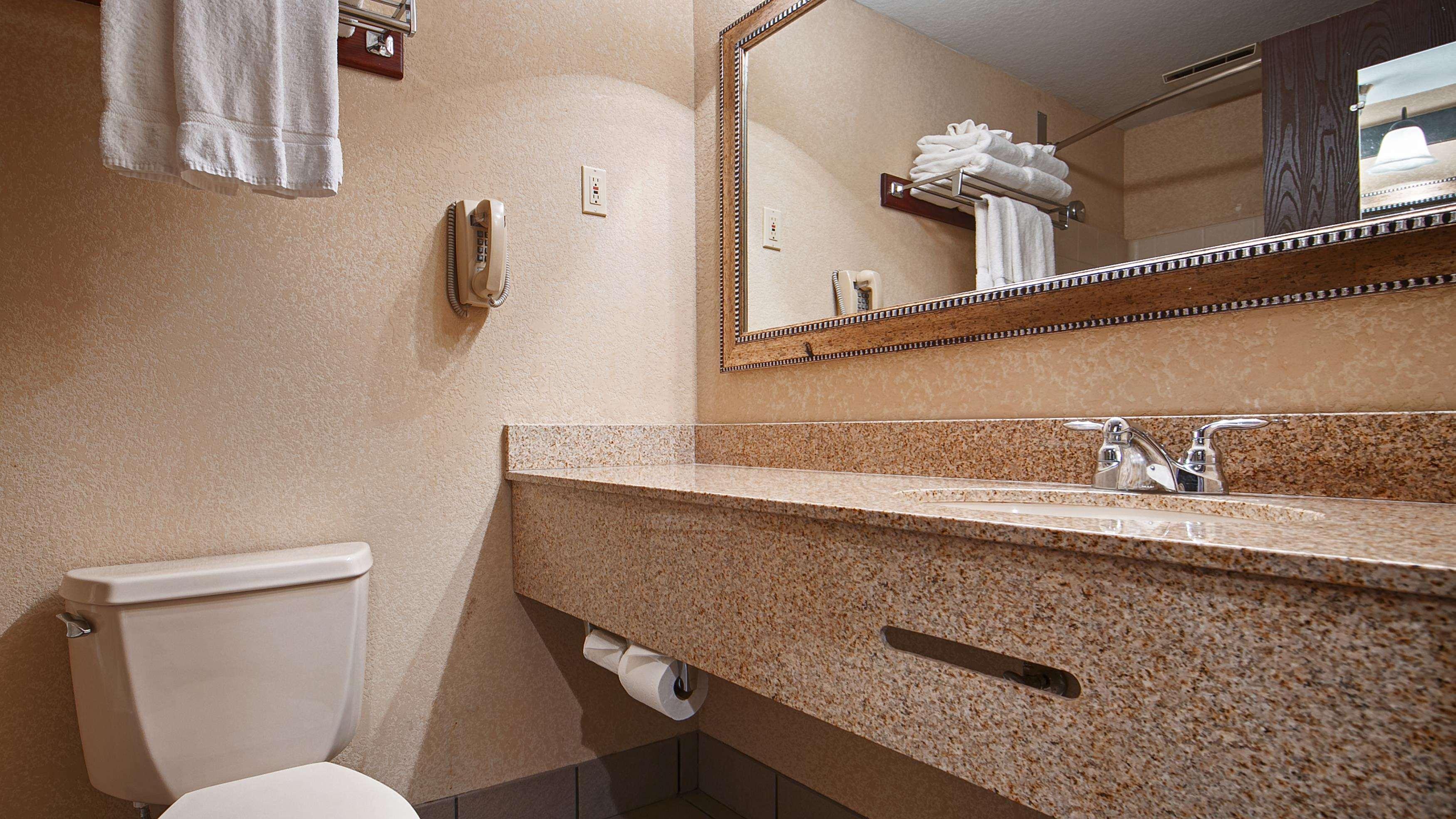 Best Western Plus Rama Inn Redmond Esterno foto