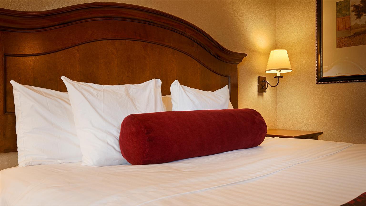 Best Western Plus Rama Inn Redmond Esterno foto