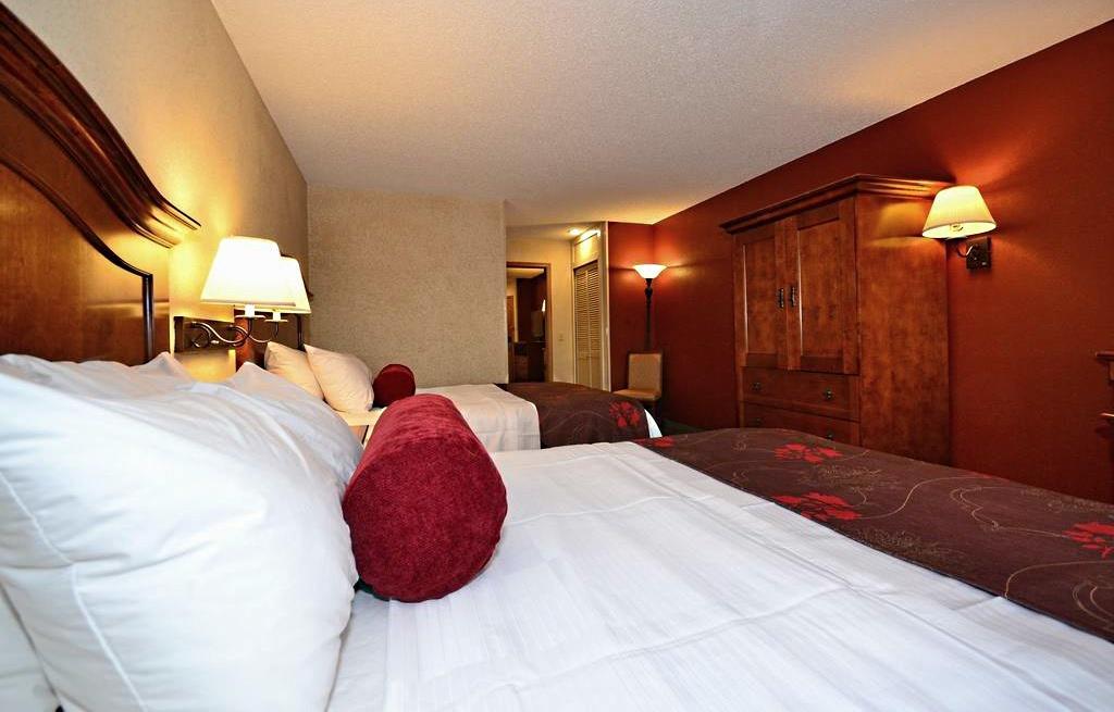 Best Western Plus Rama Inn Redmond Esterno foto